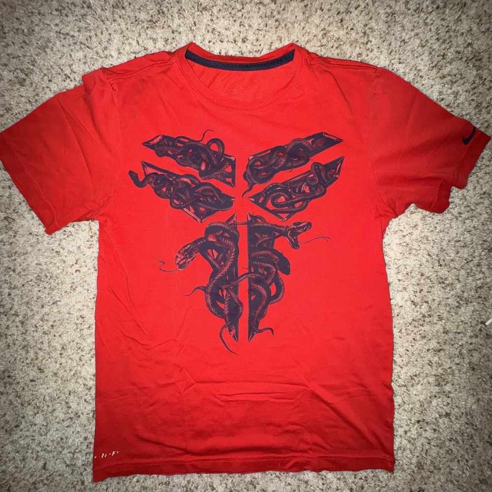 Nike Kobe Bryant Logo Small T-Shirt Mens Red Basketball Sports Mamba VTG